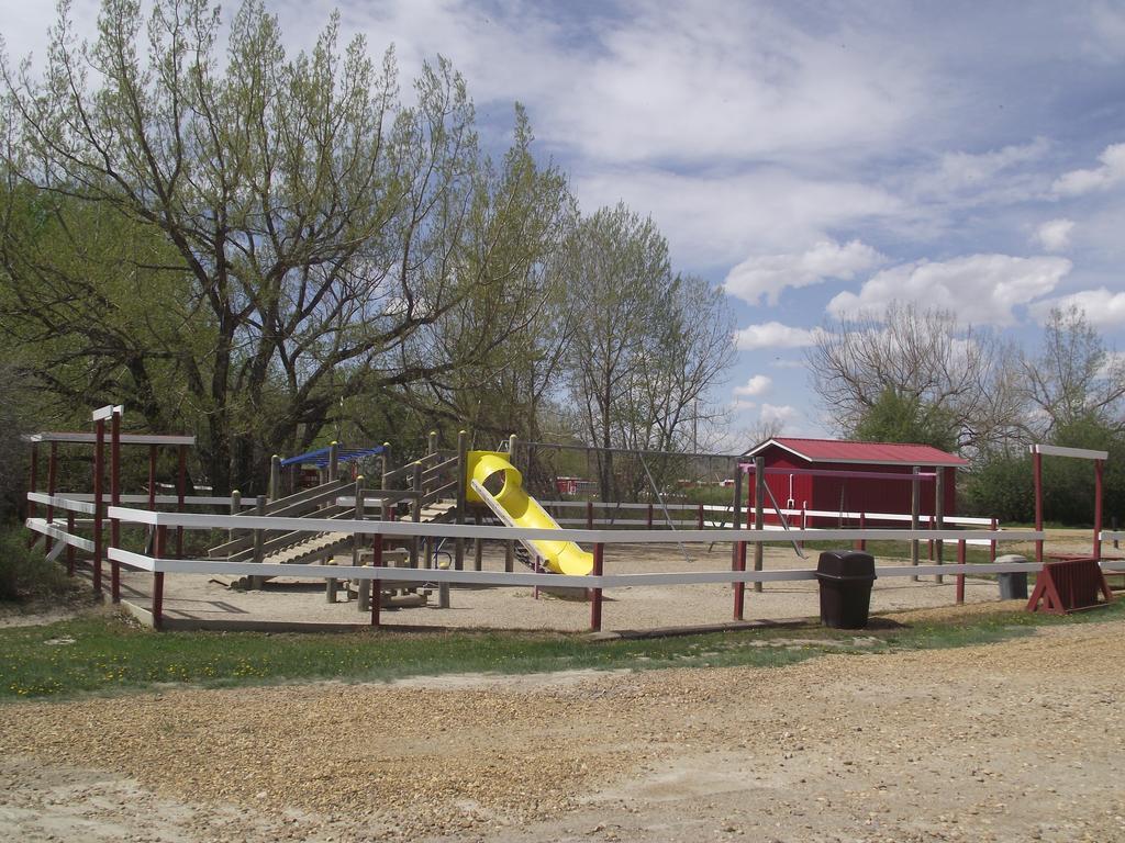 Dinosaur Trail Rv Resort & Cabins Drumheller Eksteriør billede